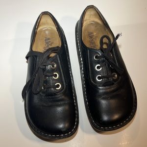 Algeria Shoes